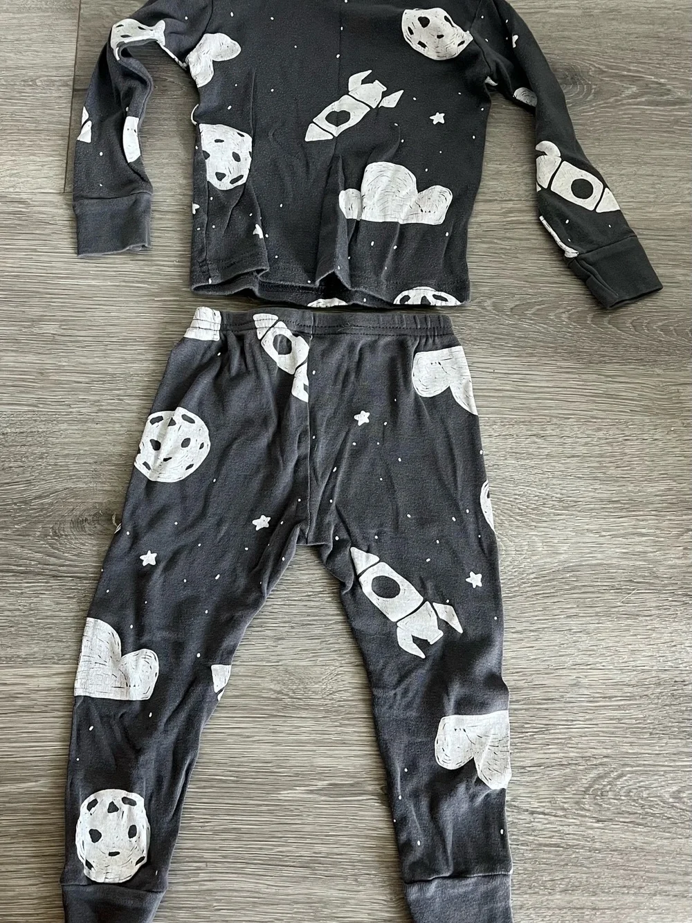Carter’s 2T Space Rocket Pajama Set